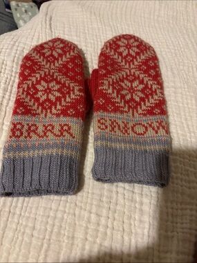 FRENCH KNOT NORDIC MITTENS🏔️
